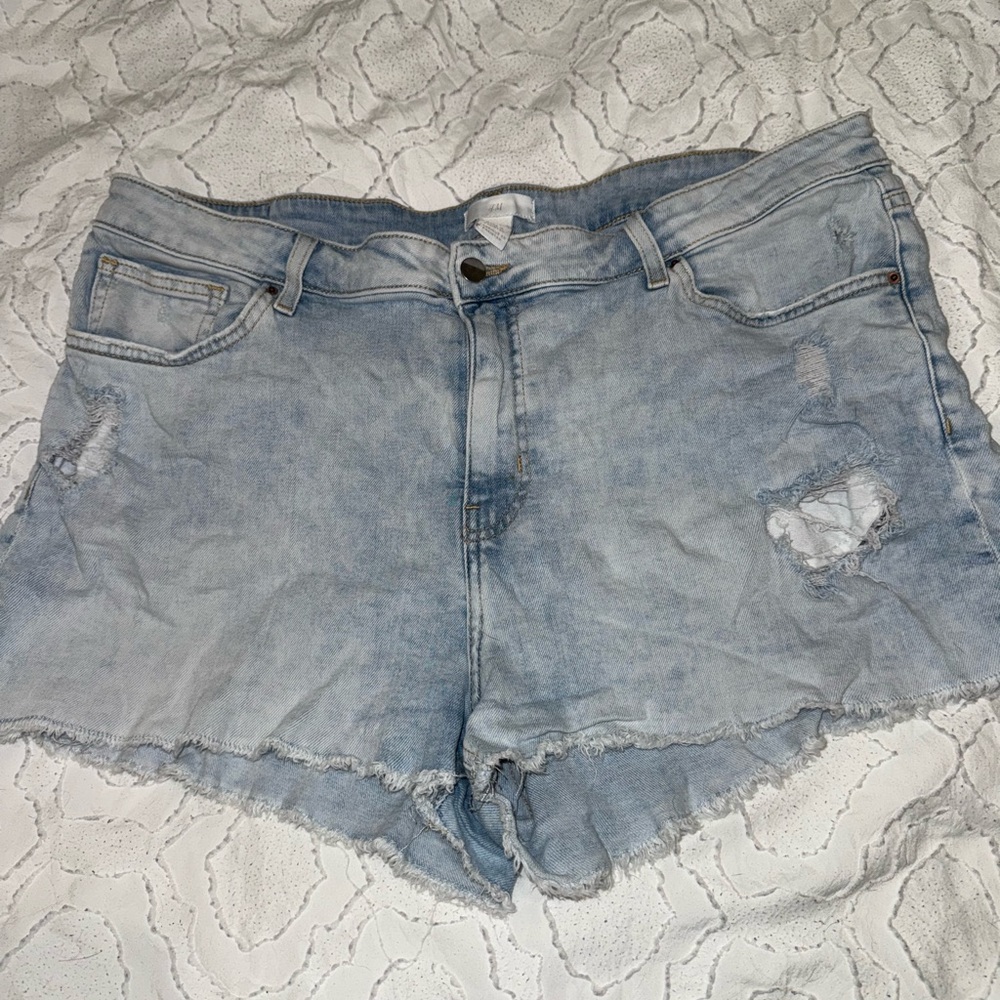 H&M | Distressed Denim Shorts